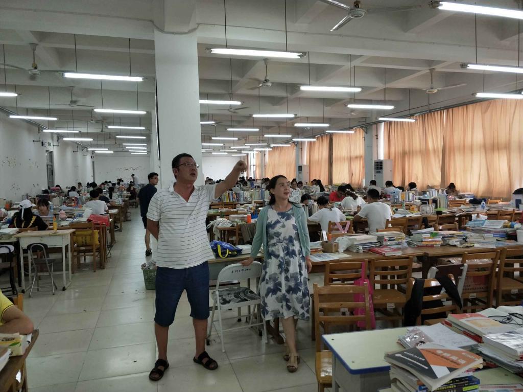 我校各单位暑期坚持工作迎评估(二)-菏泽学院(新)